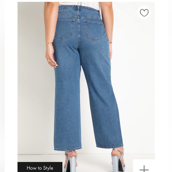 NWT Plus Size Distressed Straight Leg Jeans Light Wash - Picture 6 of 6